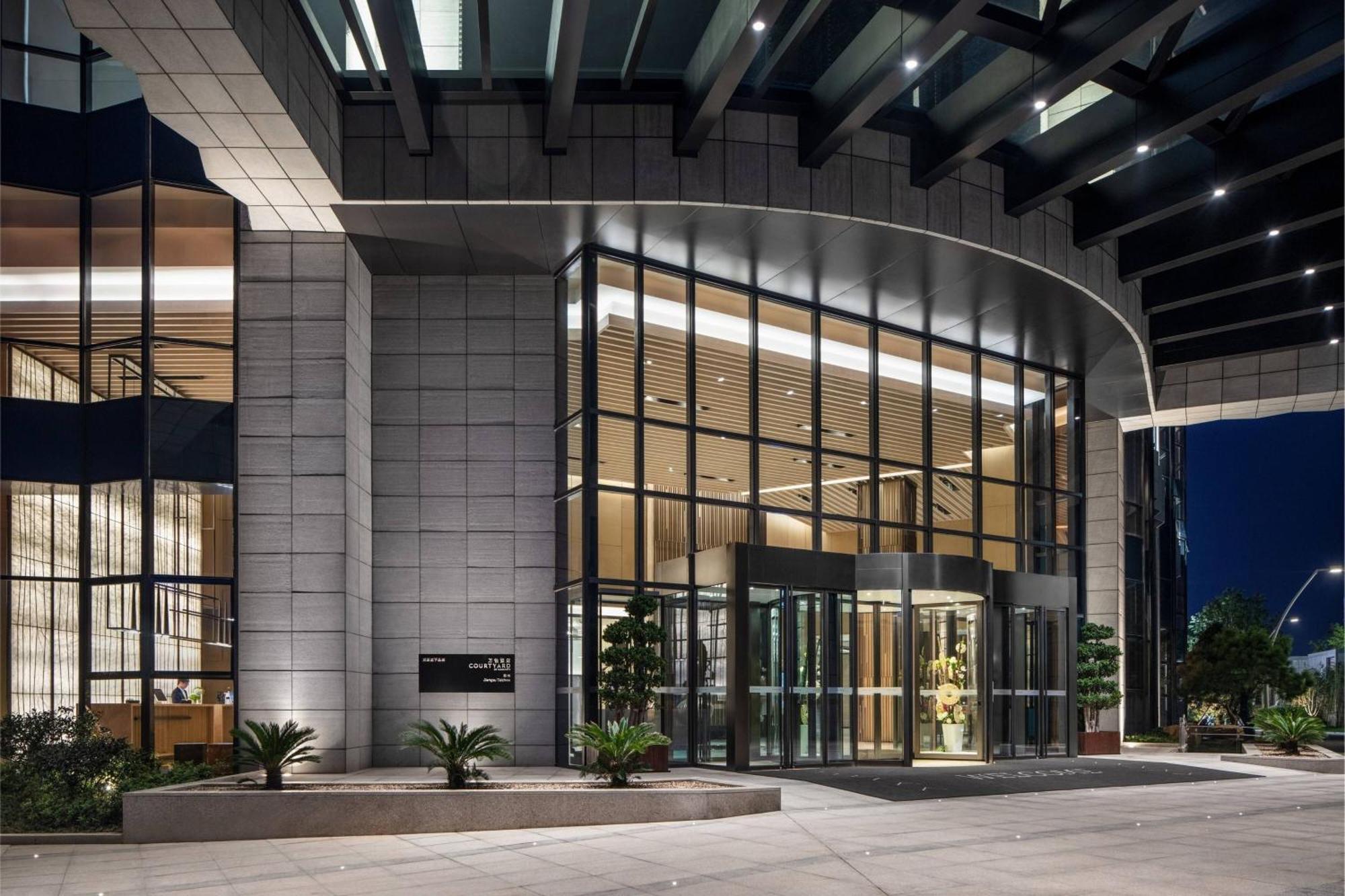 Courtyard By Marriott Jiangsu Taizhou Hotel Bagian luar foto